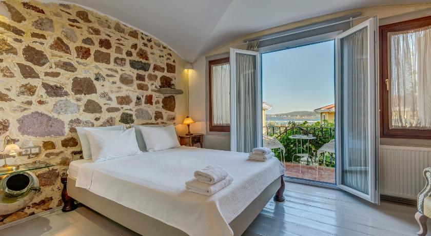 cunda battalos kucuk hotel in ayvalik find hotels near you in turkey