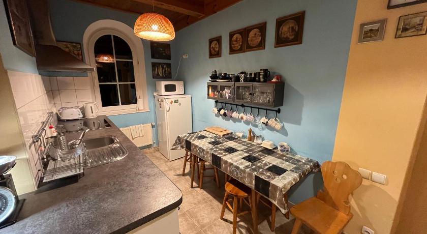 チャチク Pensjonat Malinowka 2つ星 ホテル レストラン