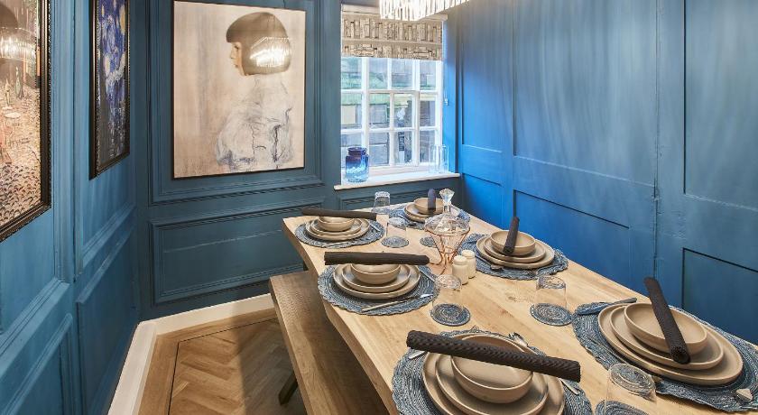 Whitby Boutique - Market Quarters - image 24