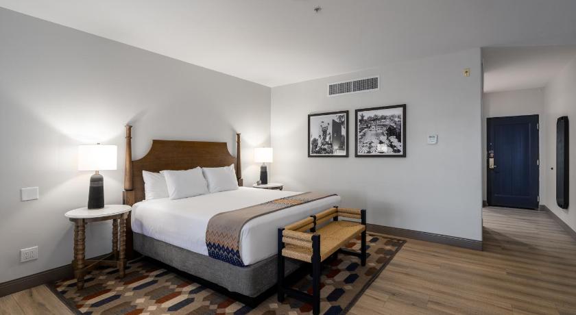 Image of Oasis Terrace King 3
