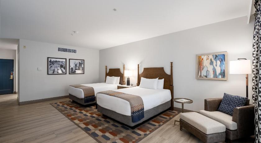 Image of Oasis Terrace 2 Queen beds 1