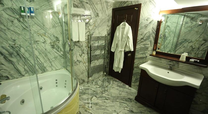 Image of Deluxe Double or Twin Room 2