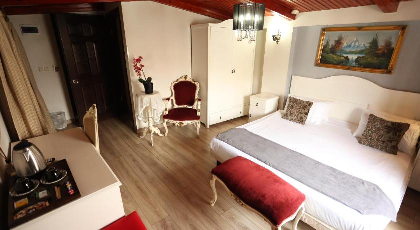 Image of Deluxe Double or Twin Room 7