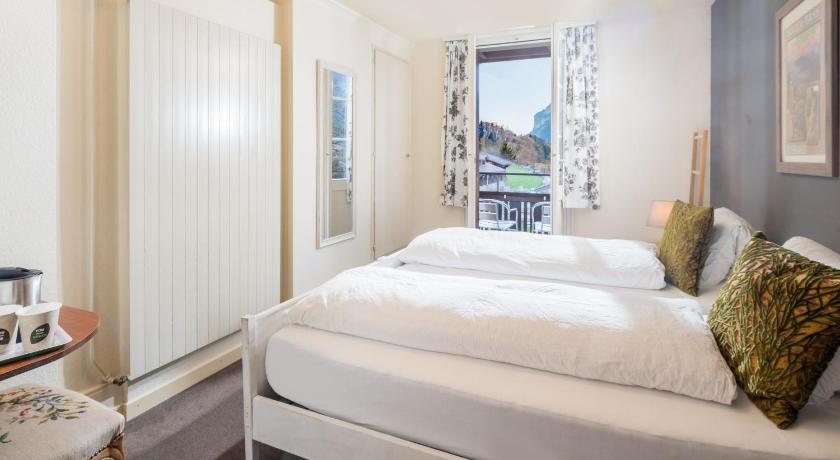 Image of Standard Double or Twin Room with Balcony 4
