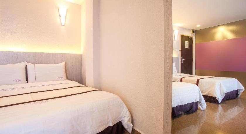 Image of Deluxe Family Room 5