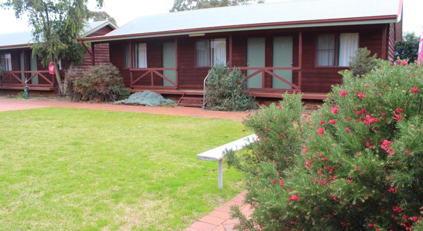 Aussie Cabins Resort Dubbo Deals Photos Reviews