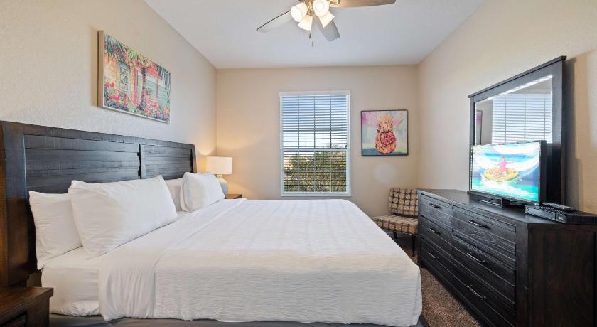 Image of Deluxe Three-Bedroom Apartment 3