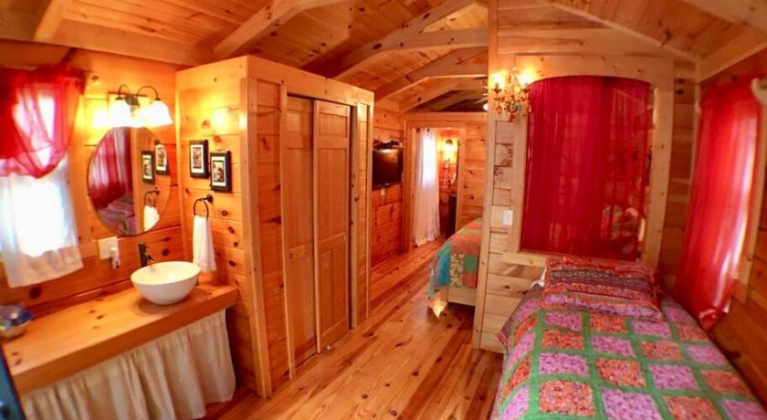 캐턴 (TN) Gypsy Cottage Near the Smokies #15 Queenie 3성급 숙소 스위트룸