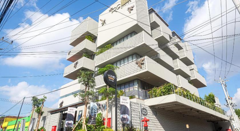 Sans Hotel RG Living Jogja by RedDoorz – Caturtunggal, ID