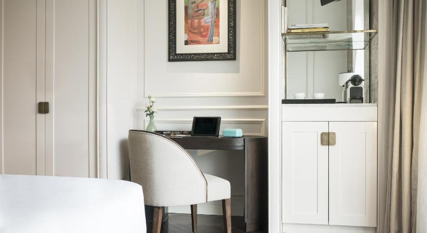 Image of SKY EXECUTIVE GRAND DELUXE ROOM, 1 King Size Bed, High Floor, Lounge Access 7