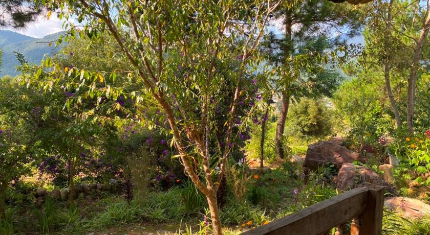 ソンラ Ngọc Chiến Pearl Homestay 2つ星 ホテル 眺望