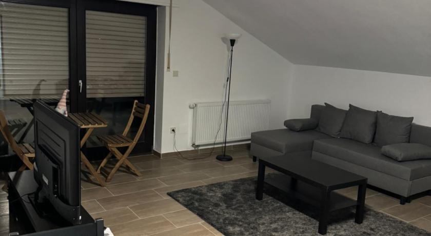 Wohnung mit Kuche, Fernseher, WLAN und Parkplatz - Brian