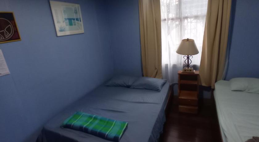 Image of Economy Triple Room 1