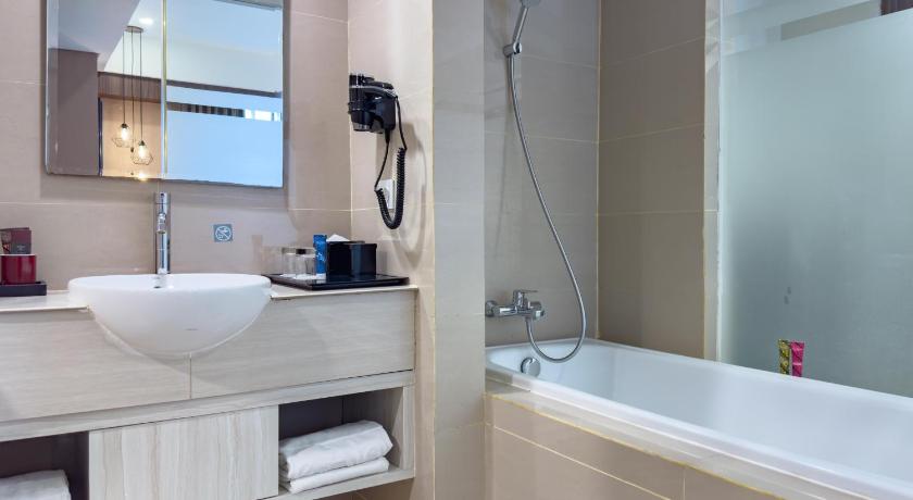 Image of Executive Suite 13