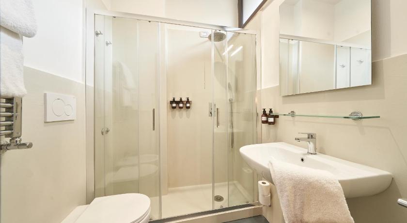 Superior kétszemélyes ággyal vagy 2 külön ággyal (Superior Double or Twin Room) fotója 2