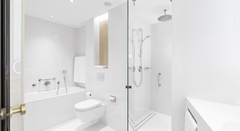 Image of King One Bedroom Suite with Lounge Access 4