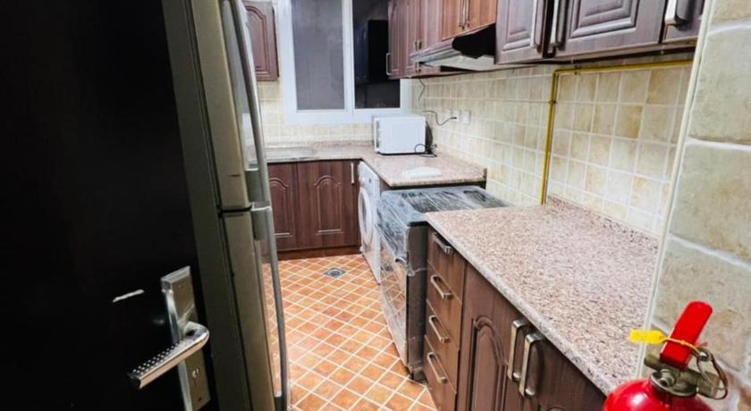 Best Closed Partition Room in Al Barsha-1 Near MOE - image 9