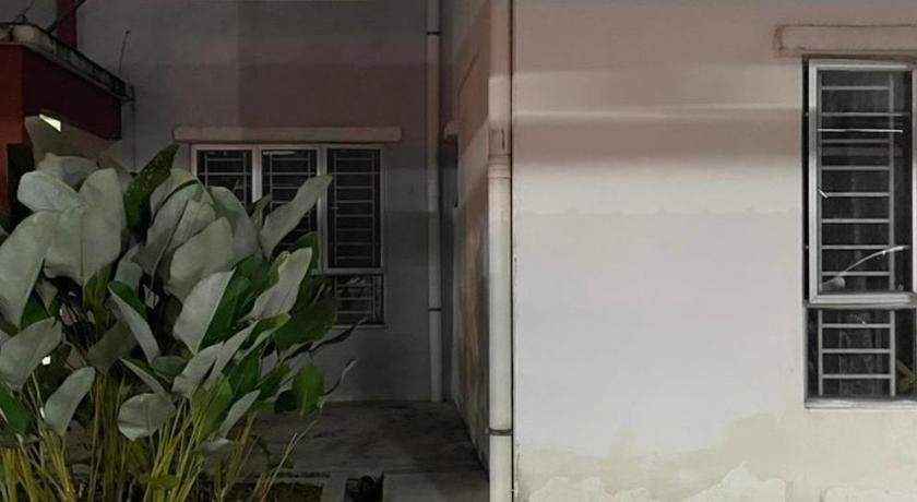 Cozy Apartment @ Hospital Sungai Buloh - image 6