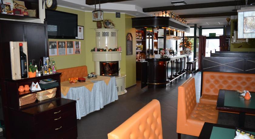 켄치에르진-코즐레 Tenis Club 4성급 호텔 전망