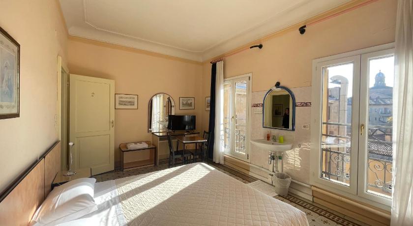 Image of Double Room with Share Bathroom 0