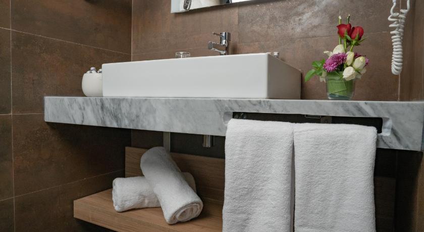 Image of Executive Suite 2