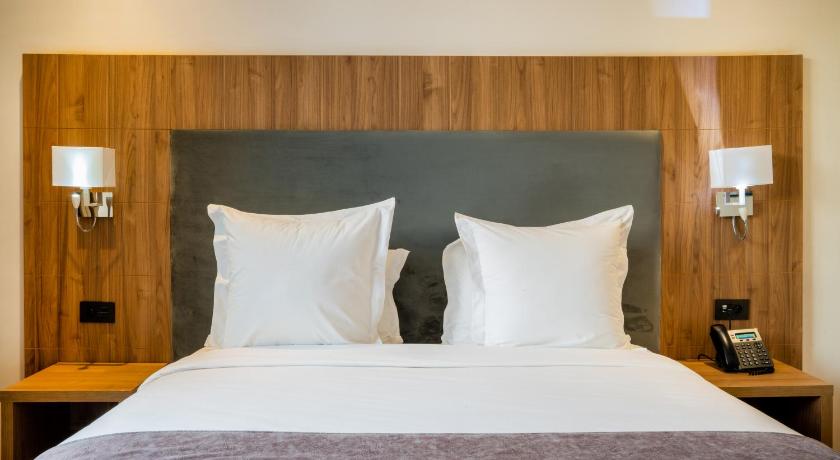 Image of Single Room with Pool View 0