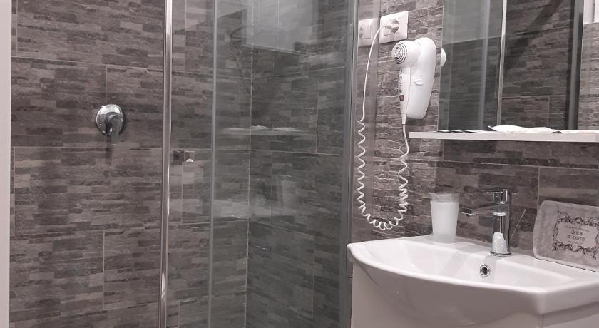 ローマ Guest House Il Faraone 3つ星 ホテル プール