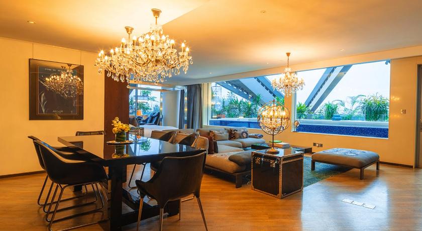 Imagen de Suite Grand Deluxe con vistas a la piscina (Grand Deluxe Suite Pool View) 12
