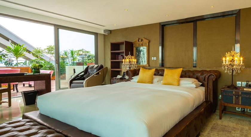 Imagen de Suite Grand Deluxe con vistas a la piscina (Grand Deluxe Suite Pool View) 5