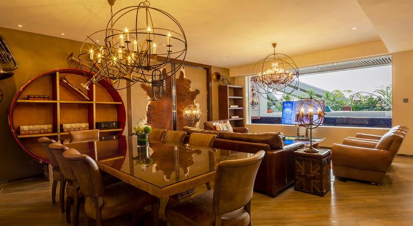 Imagen de Suite Grand Deluxe con vistas a la piscina (Grand Deluxe Suite Pool View) 17