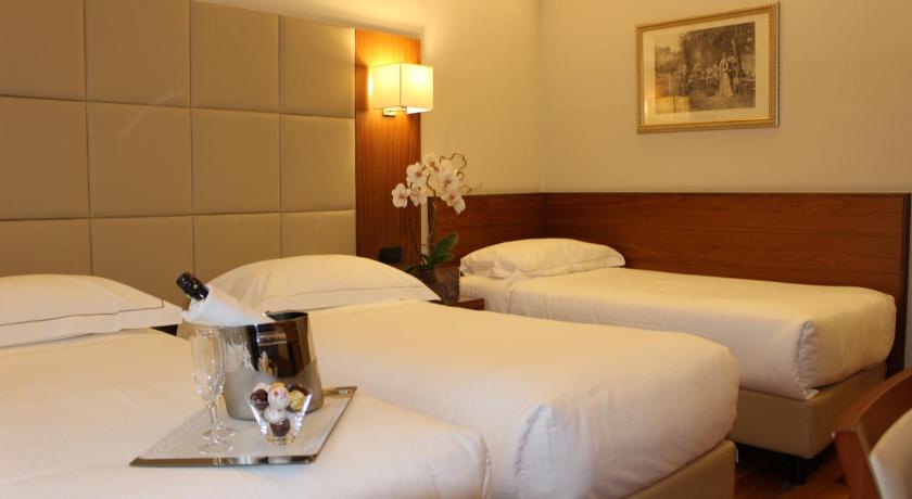Superior háromszemélyes szoba 3 ággyal (Superior Triple 3 Beds) fotója 15