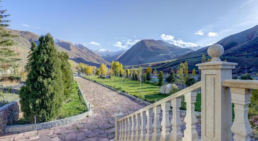 Mountain View Hot Spring Resort