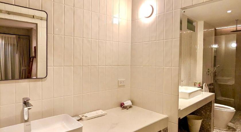 Image of Superior Family Room 10