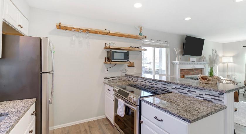 阿尔瓦达 (CO) Comfy Family-size Townhome 2BR-5 People near Old town Arvada-10min walk 4星级 住宿 大堂