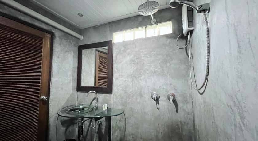 Image of Bungalow Twin Room with Air-condition 4