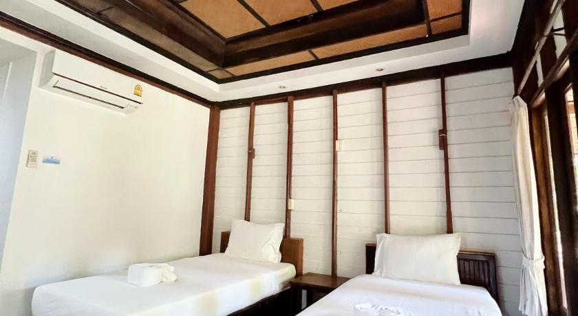 Image of Bungalow Twin Room with Air-condition 2