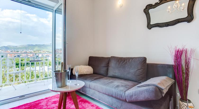 Apartment Melki — Hotel in Split