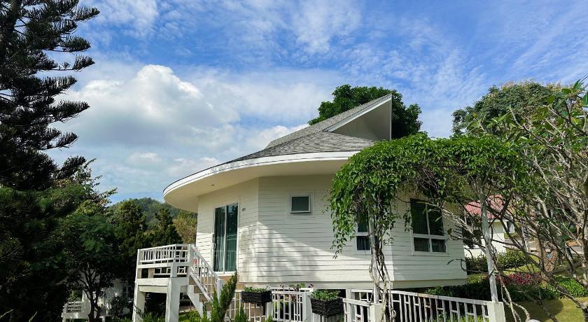 รูปของห้องคลาสสิกสำหรับ 4 ท่าน (Classic Quadruple Room) 1