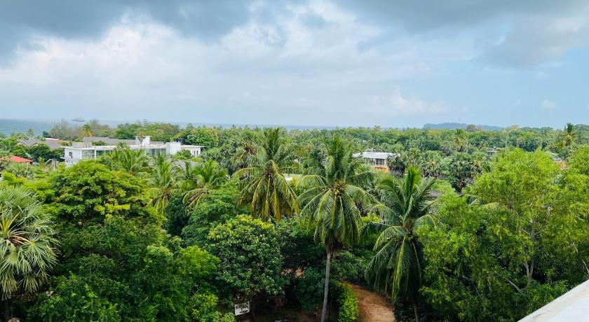 Esha Beach Resort Rooms - image 9