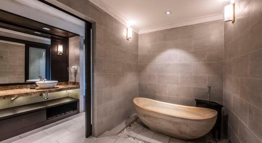 Image of Premier Family Room 2