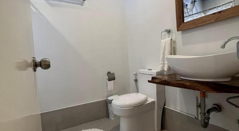 Image of Deluxe Queen Room 2