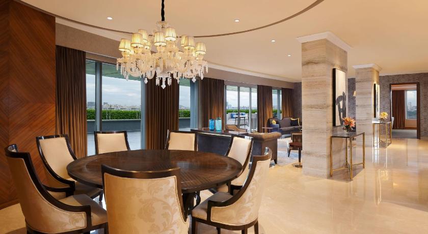 Image of Presidential Suite,1 King, City view 2