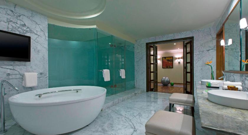 Image of Presidential Suite,1 King, City view 1
