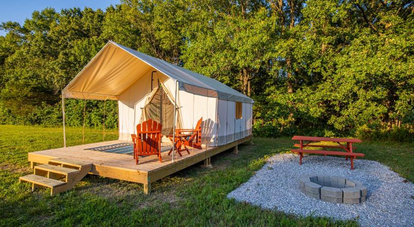 카스빌 (MO) Peaceful Glamping Retreat at Roaring River 3성급 숙소 객실