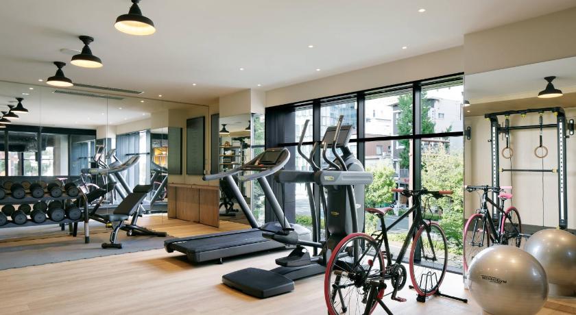 Osaka Moxy Osaka Umeda 3-Star Hotel pool