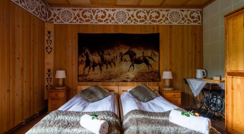 자코파네 Pokoje z widokiem na góry i Prywatny Domek z zadaszoną altaną - grillem i ogniskiem. (Pokoje z widokiem na gory i Prywatny Domek z zadaszona altana - grillem i ogniskiem.) 4성급 게스트하우스 레스토랑