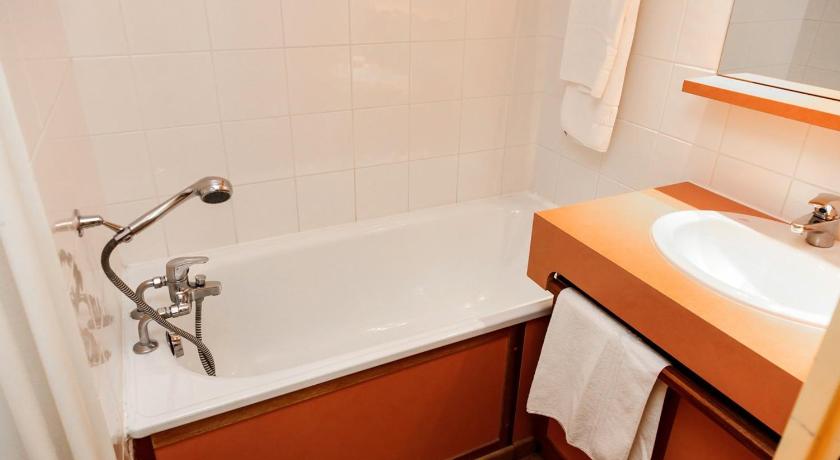 Image of Apartment with Balcony South with Mountain view (4 adults) (Saturdays) 10