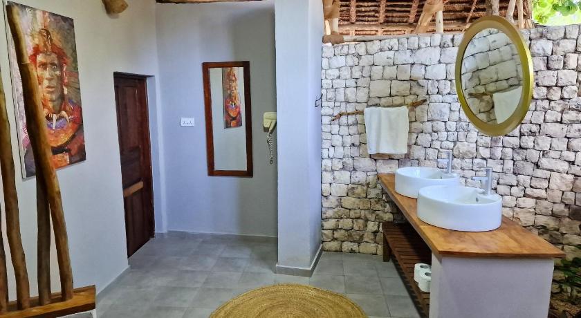 Image of Quadruple Room with Sea View 11