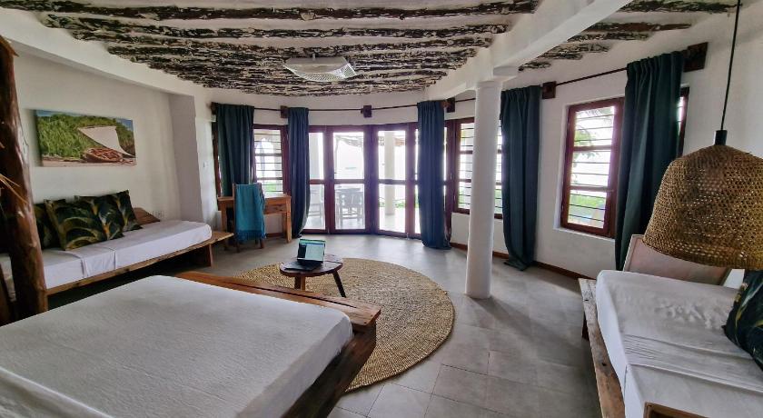 Image of Quadruple Room with Sea View 0