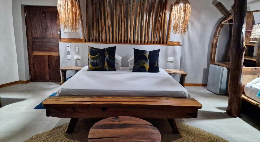 Image of Quadruple Room with Sea View 3